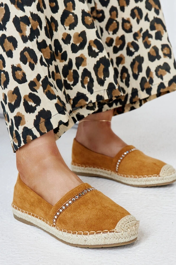 Pruunid espadrillid tsirkoonidega Abia