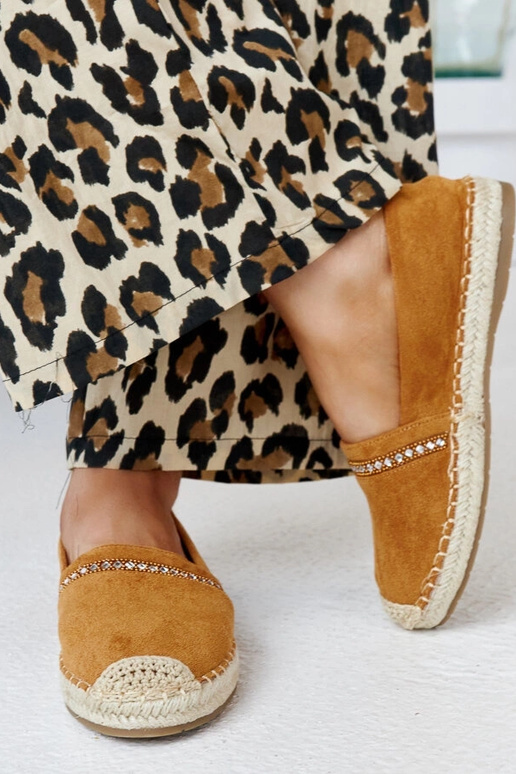 Pruunid espadrillid tsirkoonidega Abia