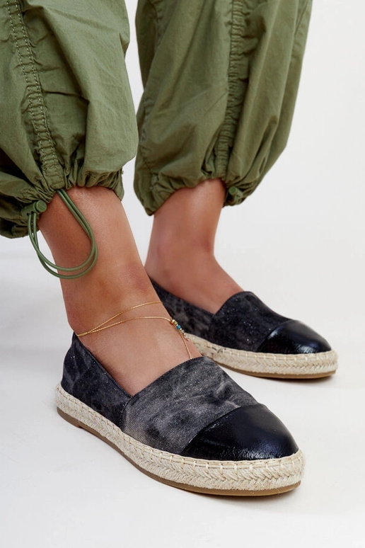 Mustad läikivad Surana espadrillid