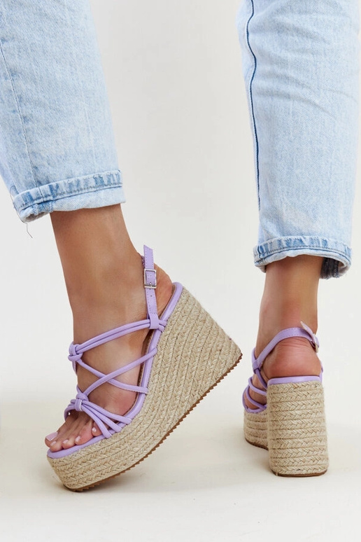 Lillad sandaalid platvormil Mara