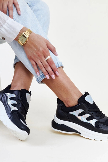 Mustad paksu tallaga tossud...