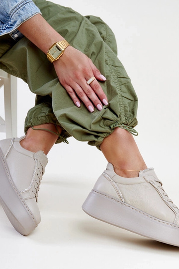 Tumedad beežid nahkse...