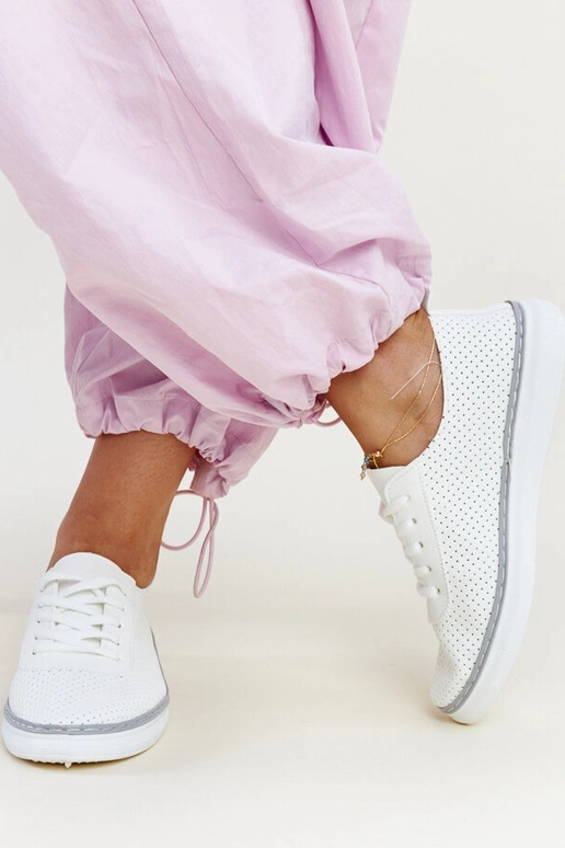 Valged ja hallid ažuursed tossud Biserka Valged ja hallid ažuursed tossud Biserka