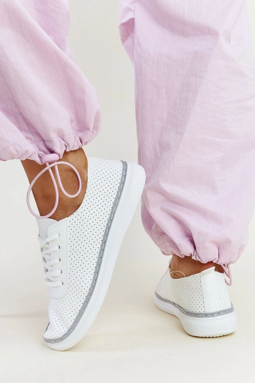 Valged ja hallid ažuursed tossud Biserka Valged ja hallid ažuursed tossud Biserka