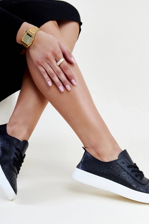 Mustad ažuursed Manoeki tossud