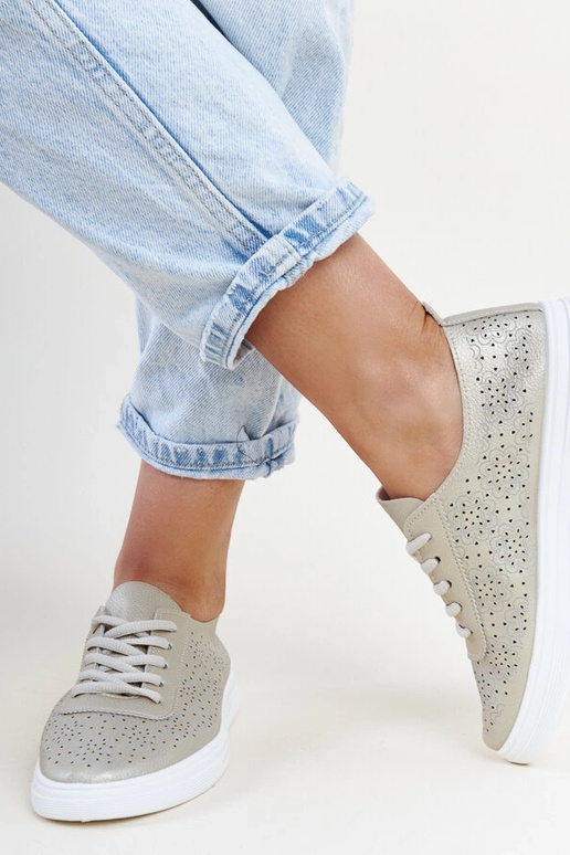 Kuldsed Whitley ökonahast tossud