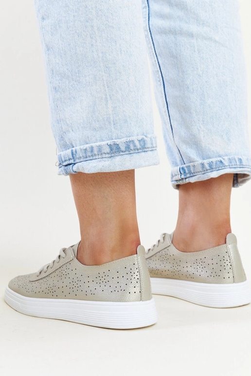 Kuldsed Whitley ökonahast tossud