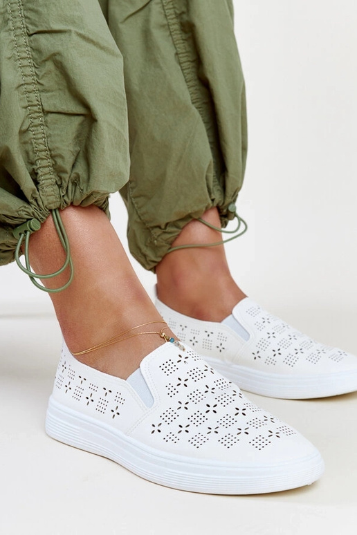 Hilal valged slip-on tossud