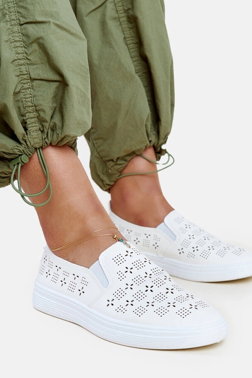 Hilal valged slip-on tossud