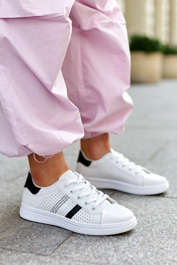 Berdine must-valged...