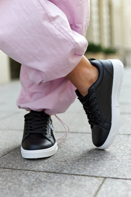 Mustad tossud ökonahast Brecht