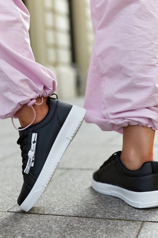 Mustad tossud ökonahast Brecht