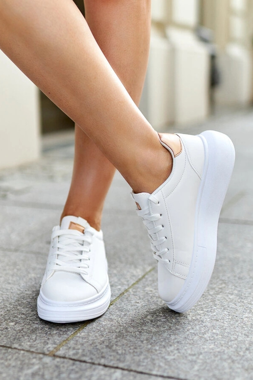 Valged paksu tallaga tossud Ivalu