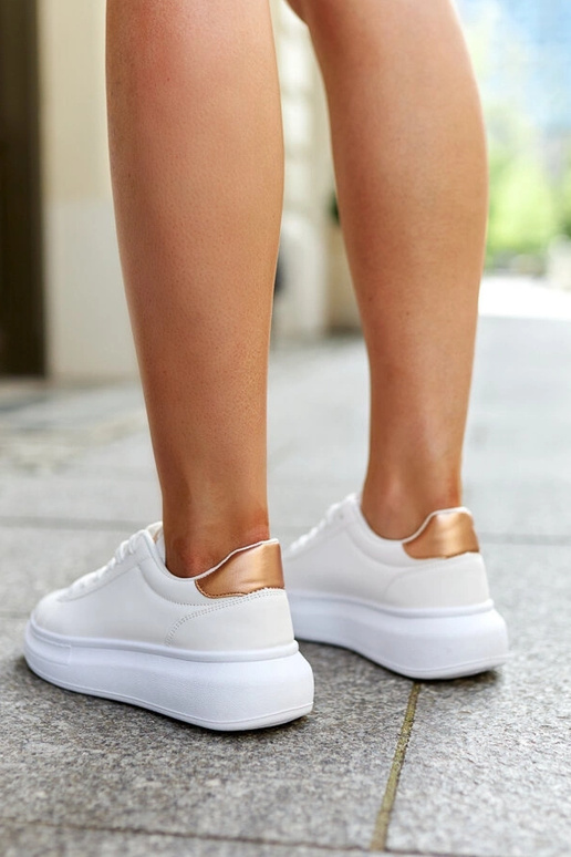 Valged paksu tallaga tossud Ivalu