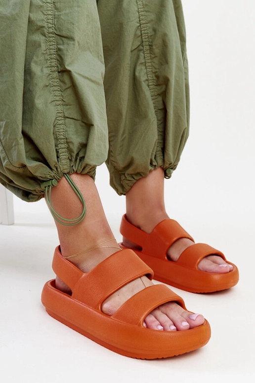 Attiana oranžid sandaalid