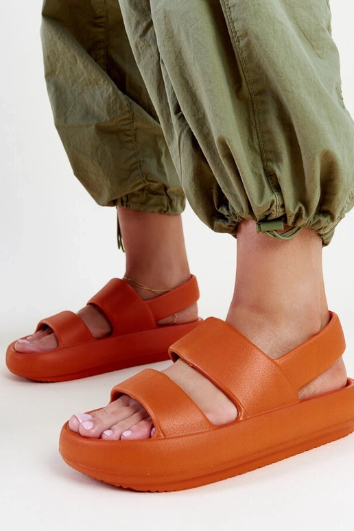 Attiana oranžid sandaalid