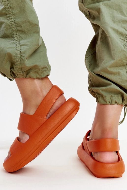 Attiana oranžid sandaalid