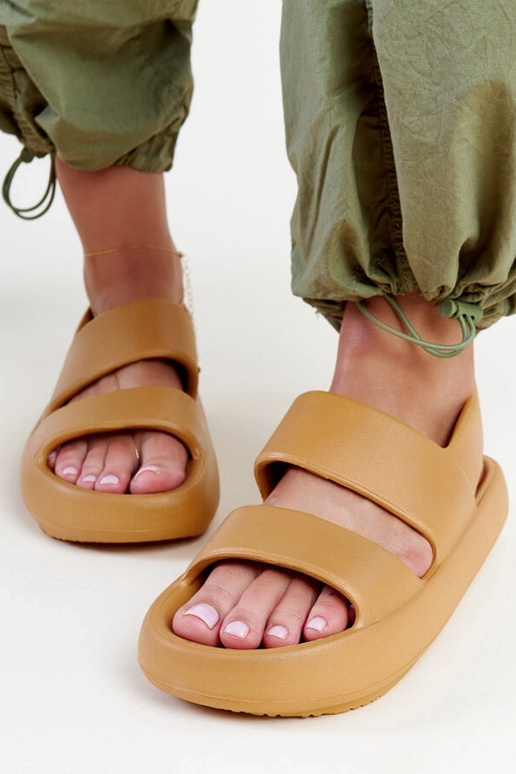 Attiana pruunid sandaalid