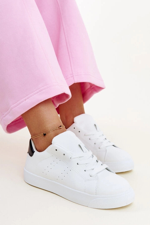 Akila mustad ja valged tossud Akila mustad ja valged tossud