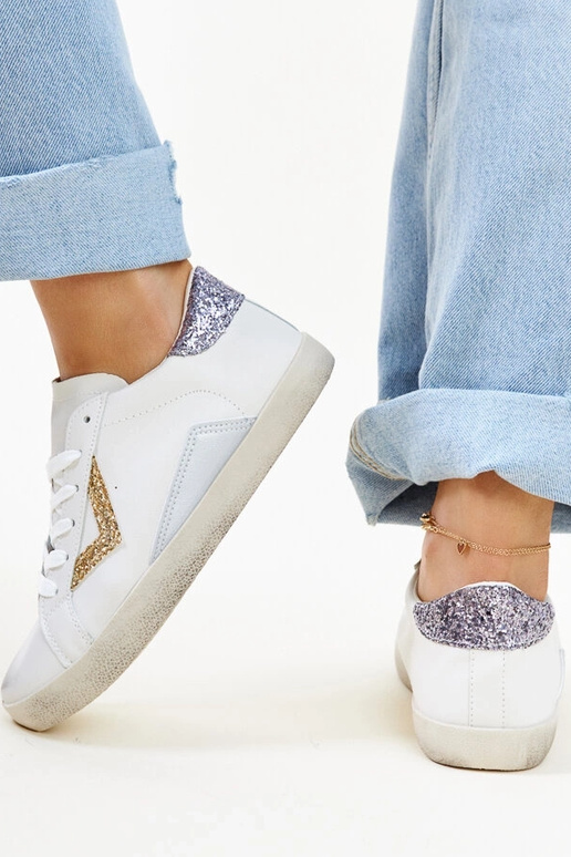 Gomboli "kulunud" efektiga valged tossud Gomboli "kulunud" efektiga valged tossud