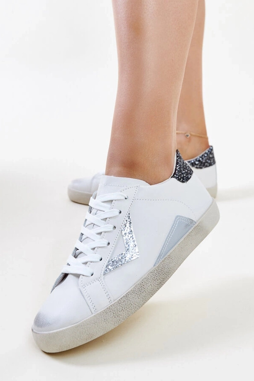 Gomboli "kulunud" efektiga valged tossud