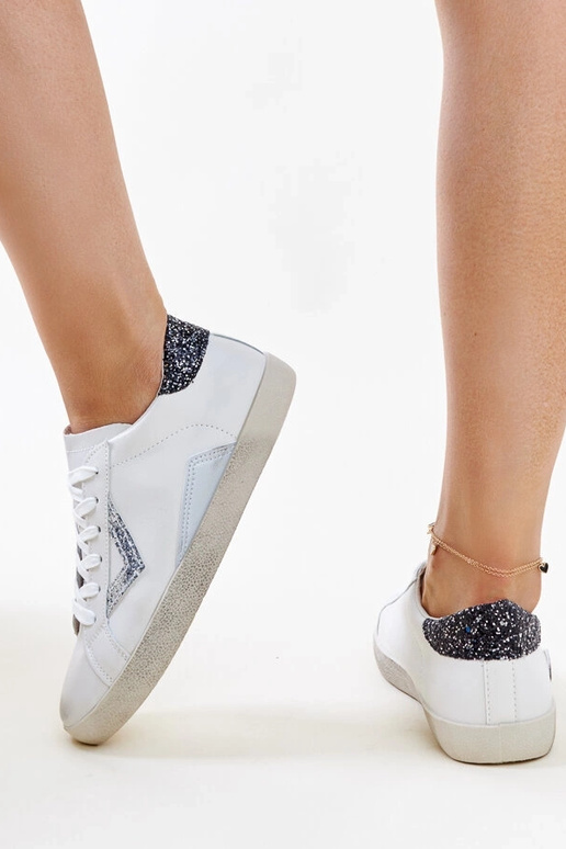 Gomboli "kulunud" efektiga valged tossud