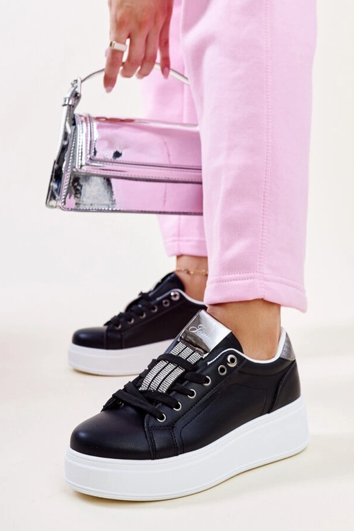 Maurizia mustad ja hõbedased...