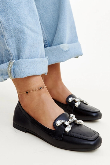 Mustad tsirkooniumpandlaga...