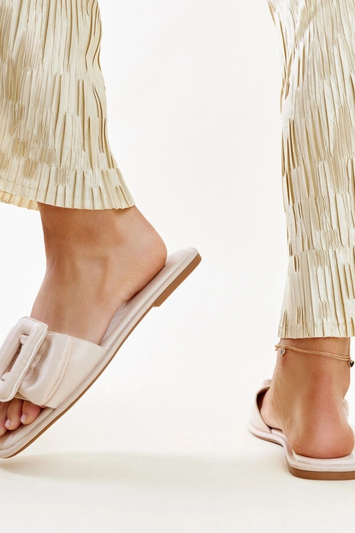 Ganema pandlaga beežid plätud