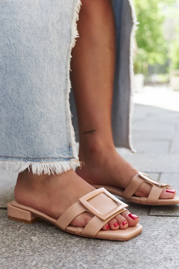 Nahast sisetallaga beežid... 2