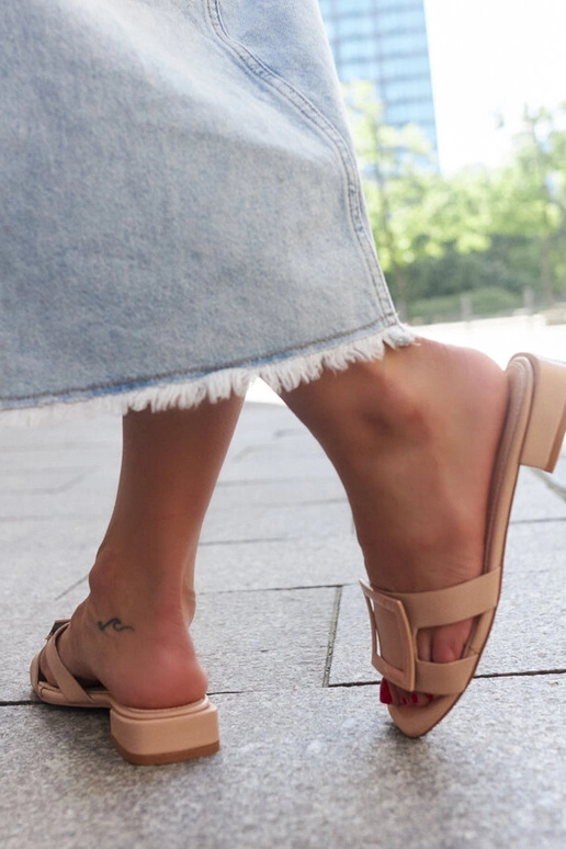 Nahast sisetallaga beežid plätud Wilia