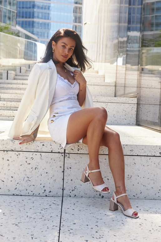 Abadia nahast kontsaga sandaalid