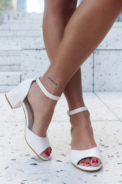 Sirin plokk-kontsa sandaalid nahast...