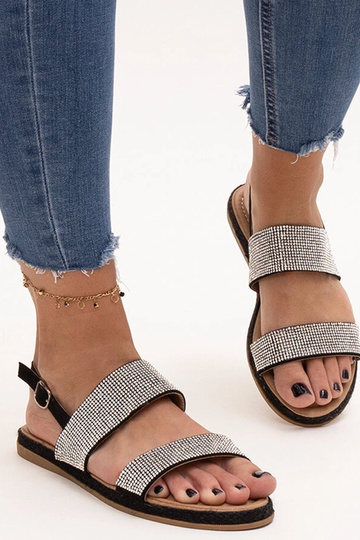 Mustad sandaalid, mis on...