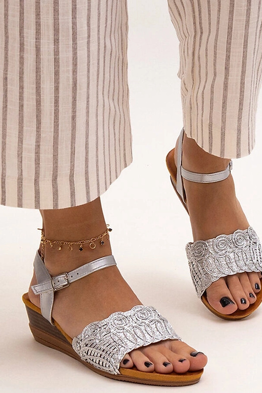 Tikitud madala kiiluga sandaalid Maimoon