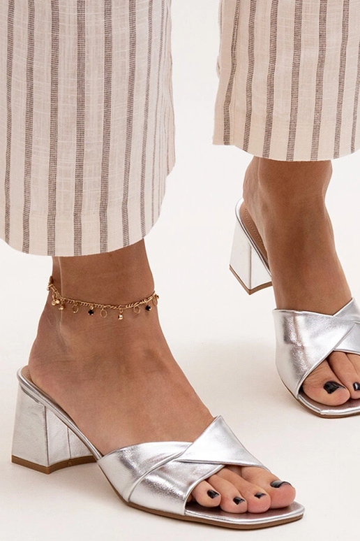 Fanani hõbedased kõrge kontsaga muulad