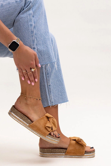 Pruunid sussid massiivse... 2