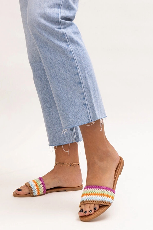 Marika mitmevärvilised tikitud plätud