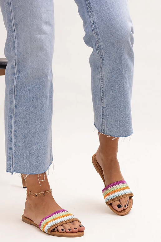 Marika mitmevärvilised tikitud plätud