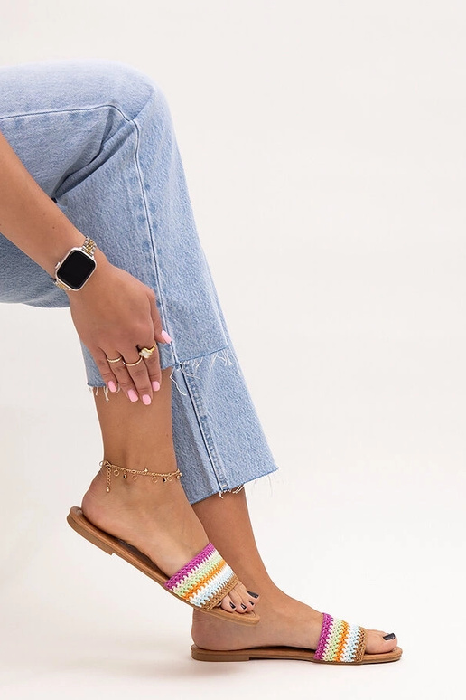 Marika mitmevärvilised tikitud plätud