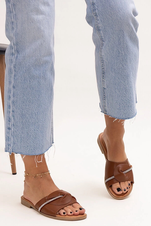 Amari tsirkoonidega kaunistatud klapid