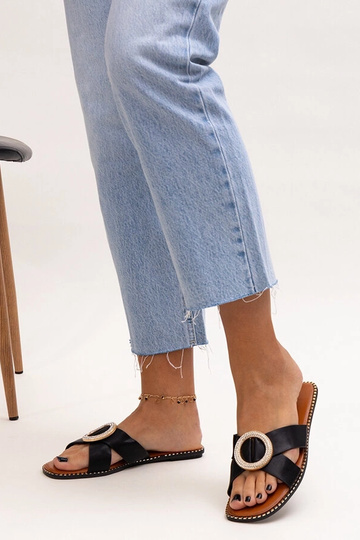 Mustad plätud, mis on...