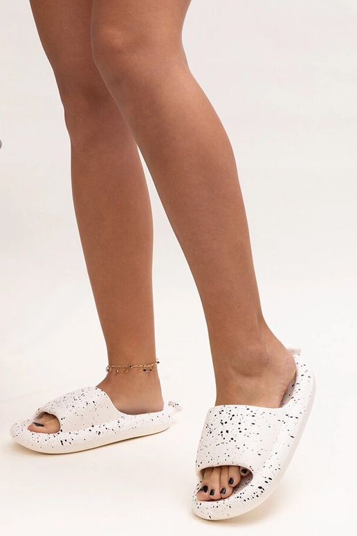 Valged laia rihmaga plätud Hekssa