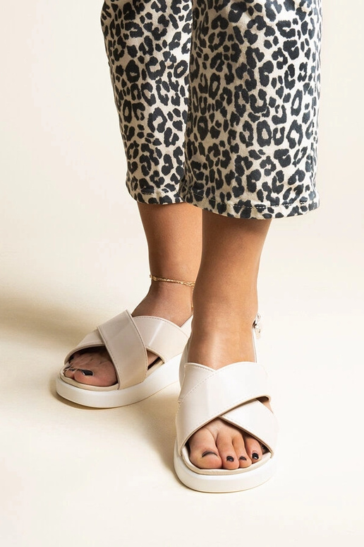 Beežid Burneti platvormiga sandaalid