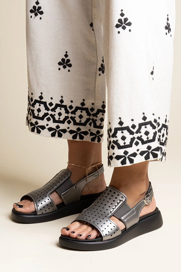 Grafiit sandaalid ažuurse...