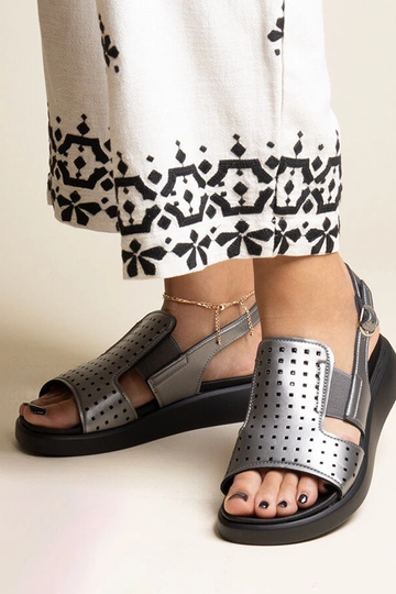 Grafiit sandaalid ažuurse pealisega Imogne 2