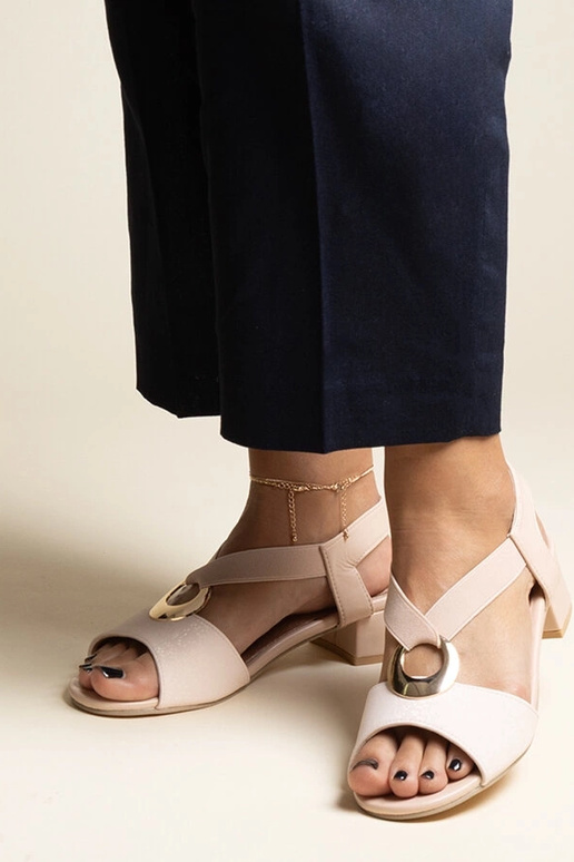 Beežid slip-on sandaalid...