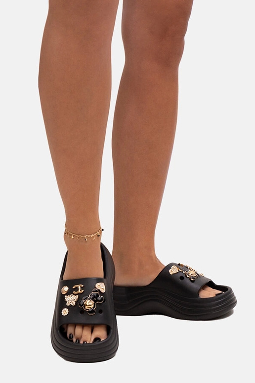 Mustad plätud läikiva Berwana...