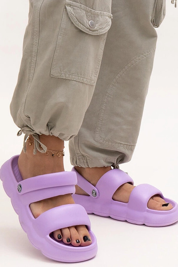 Kerged vahtsandlid ühtlases...