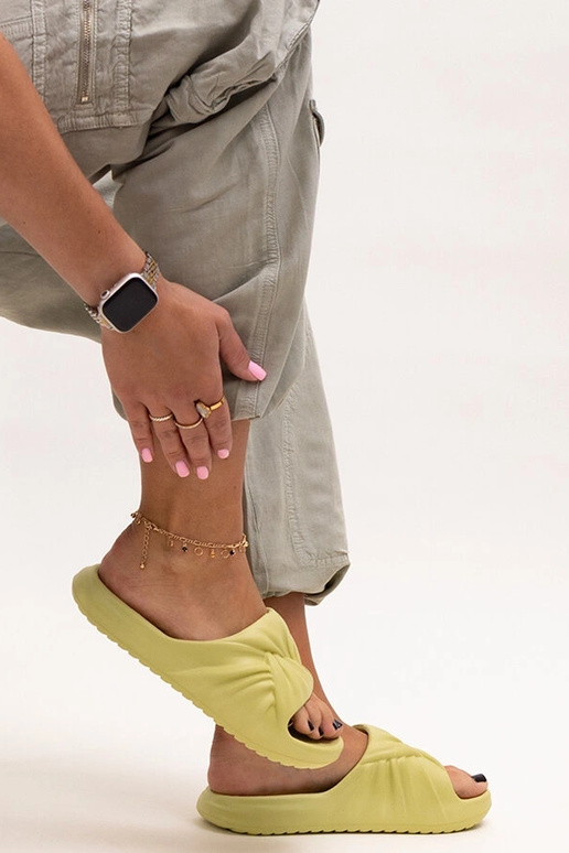 Rohelised Cunta vahtplastist plätud